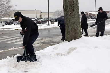 Łopaty - na ratunek przed śniegiem