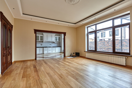 Czyszczenie drewnianej podłogi